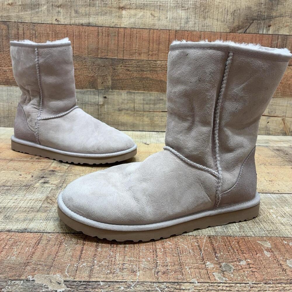 UGG 5825 Classic Short Boots Womens Size 9 40 Beige Suede Shearling Winter